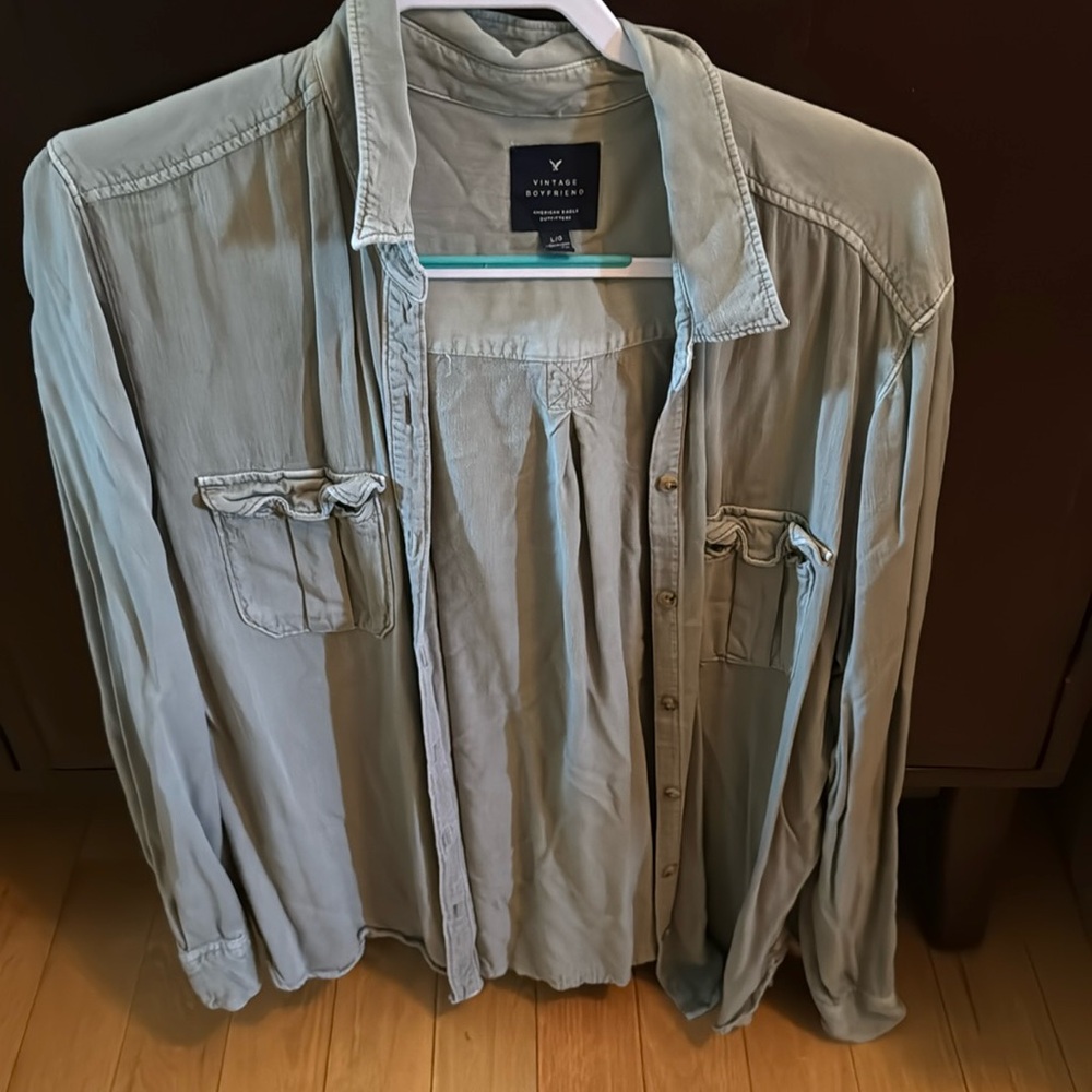 American Eagle Long sleeve vintage boyfriend button down shirt